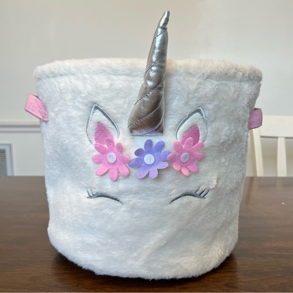 Fuzzy unicorn basket